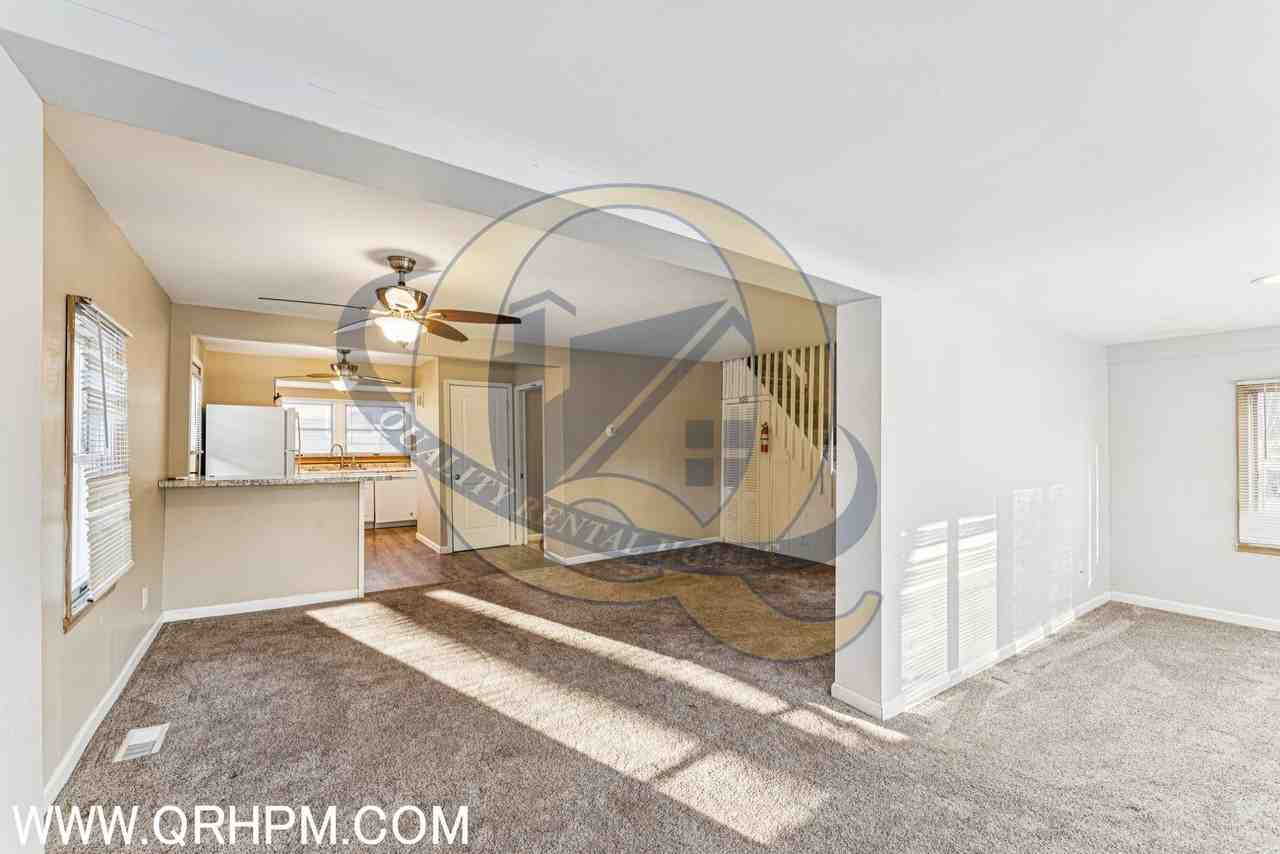 2040 Linden St - Photo 6 of 19