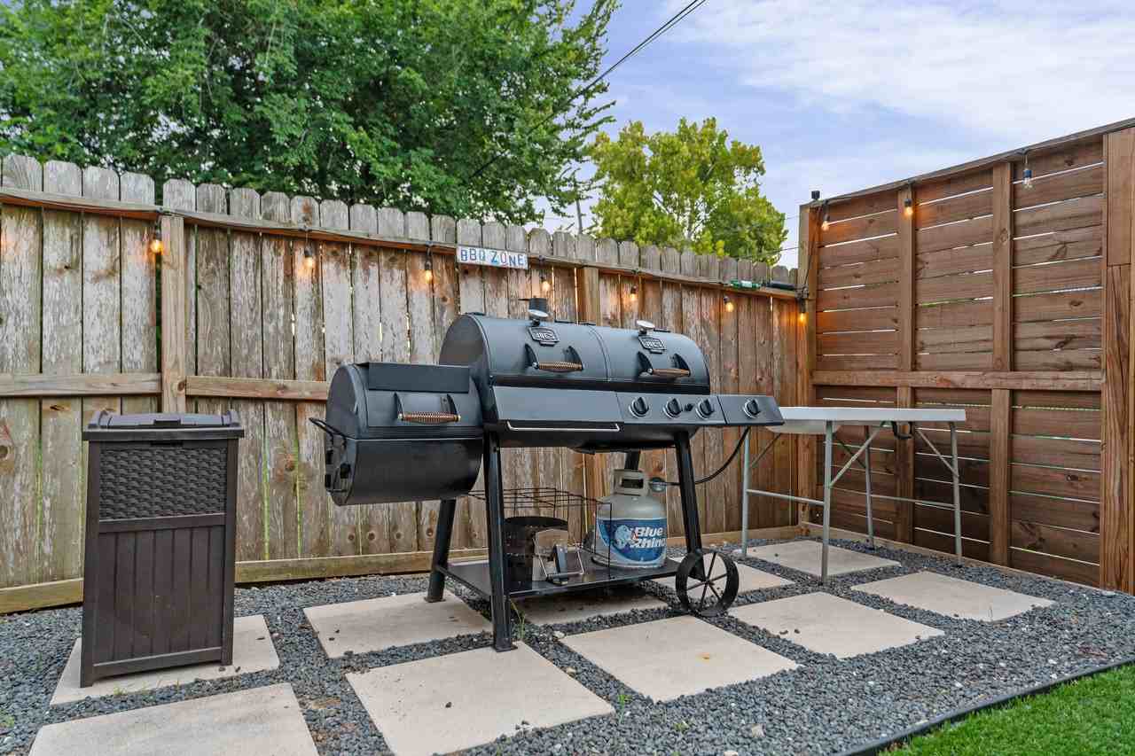 3802 Lovejoy Street - Photo 7 of 47