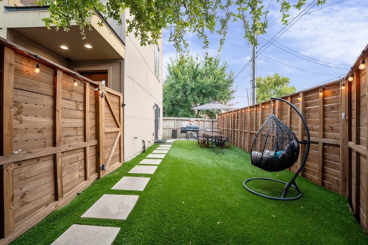 3802 Lovejoy Street - Photo 5 of 47