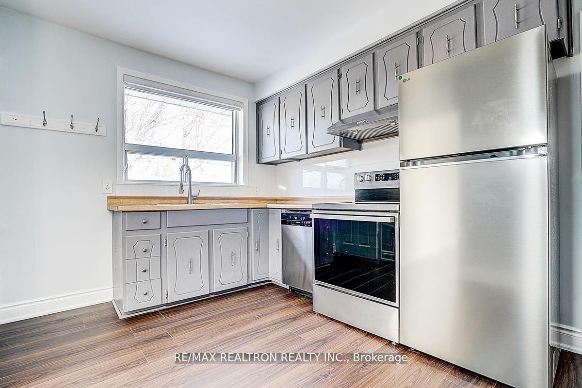 156 Combe Avenue - Photo 4 of 37