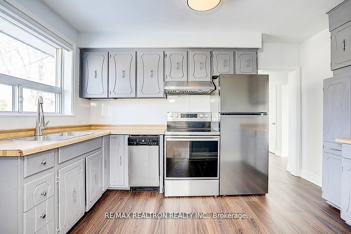 156 Combe Avenue - Photo 3 of 37