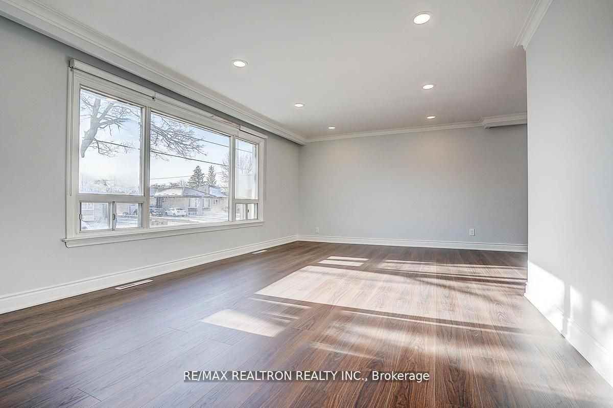 156 Combe Avenue - Photo 5 of 37