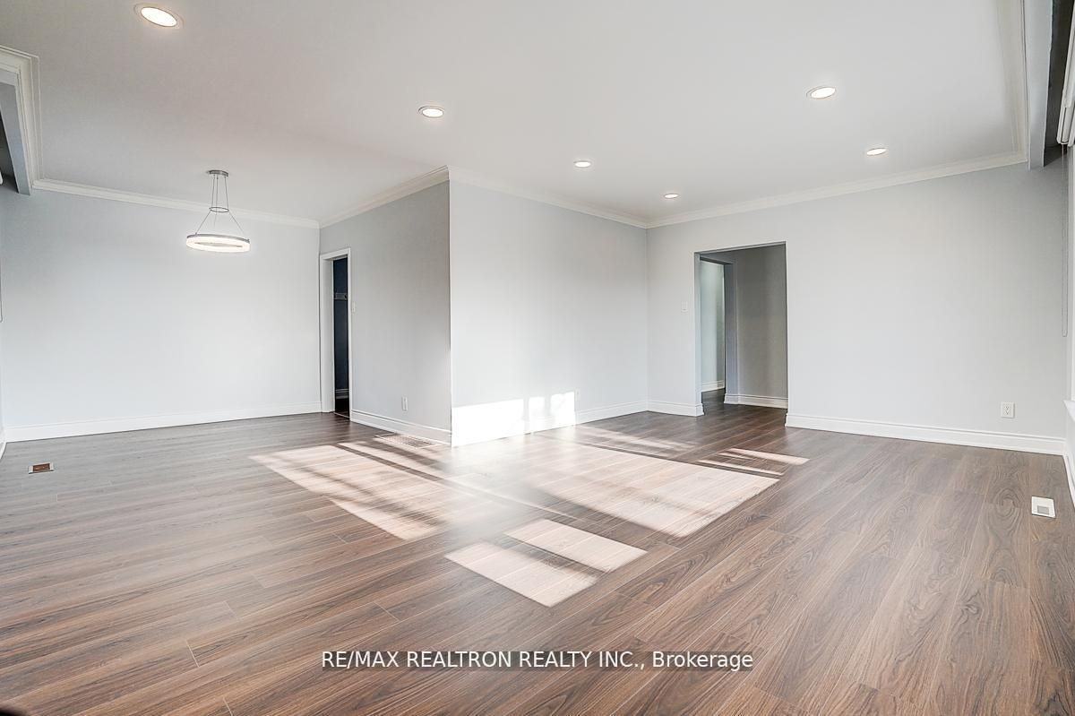 156 Combe Avenue - Photo 7 of 37