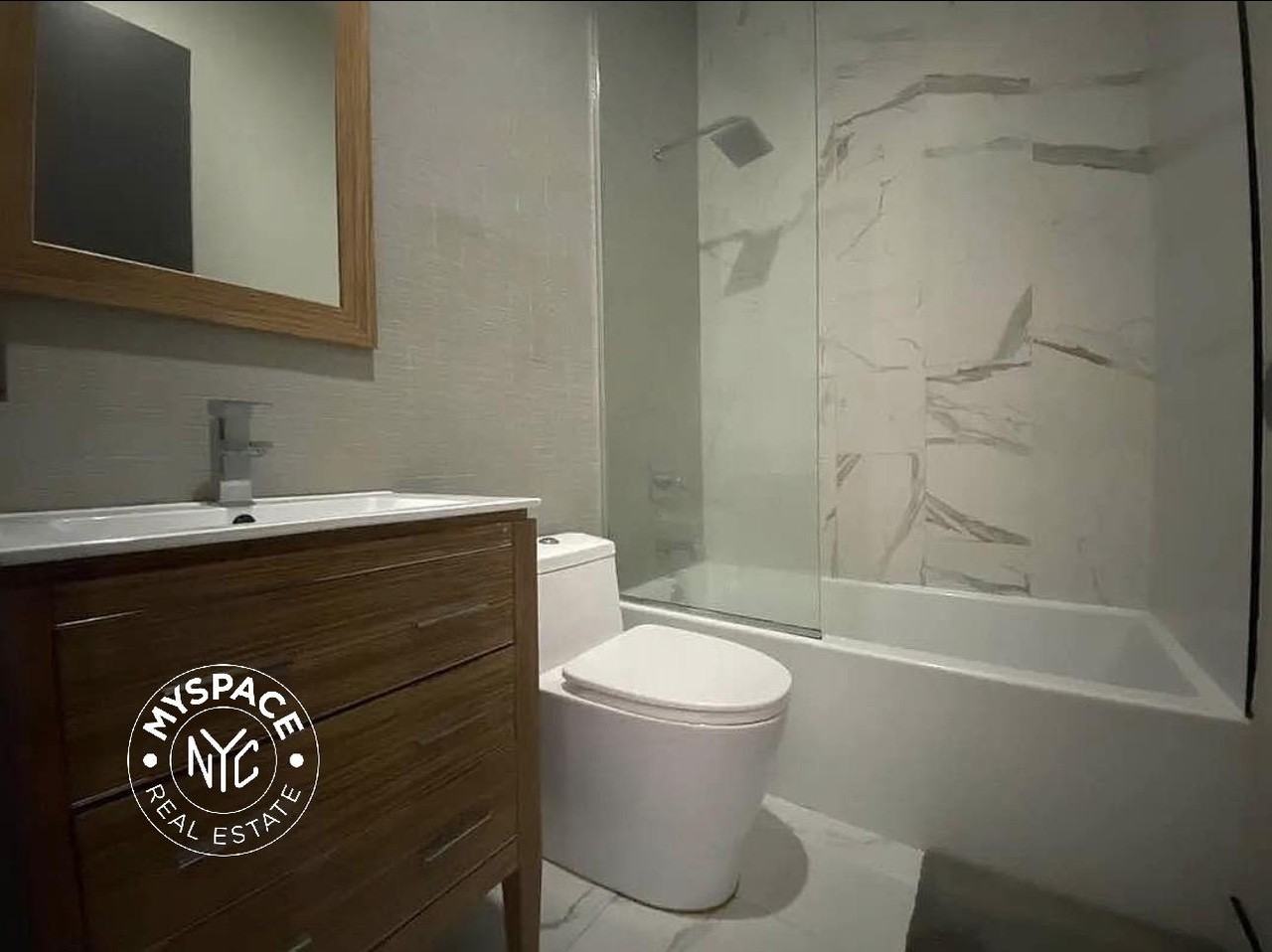 542 Kosciuszko St #3L - Photo 2 of 7