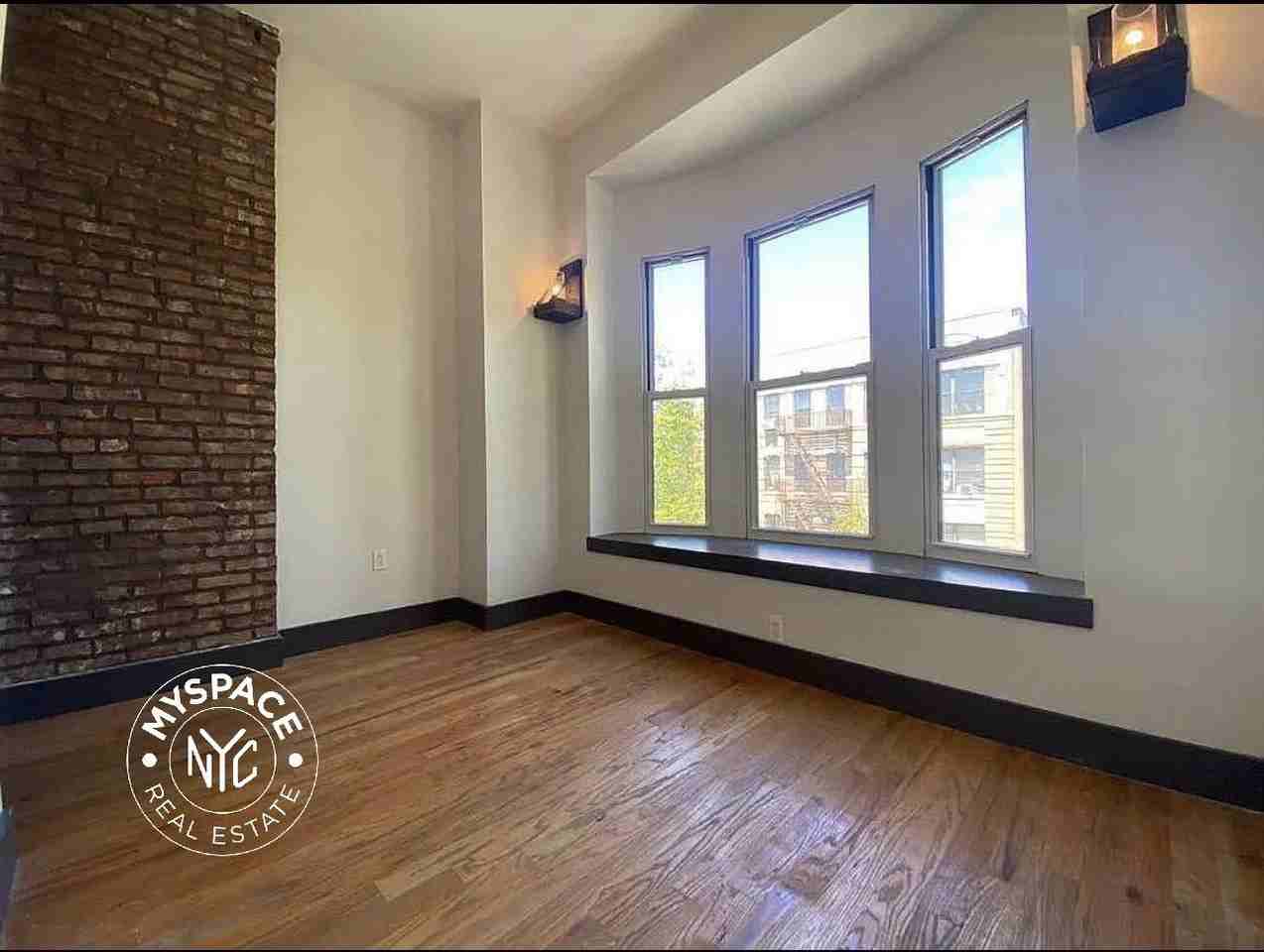 542 Kosciuszko St #3L - Photo 3 of 7