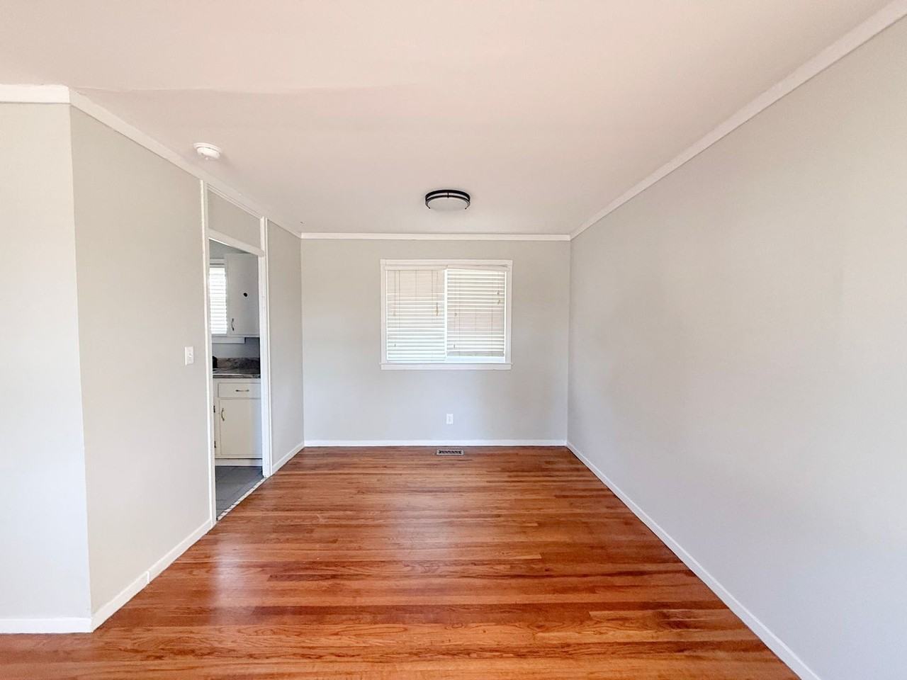 1117 Womack Ave - Photo 5 of 31