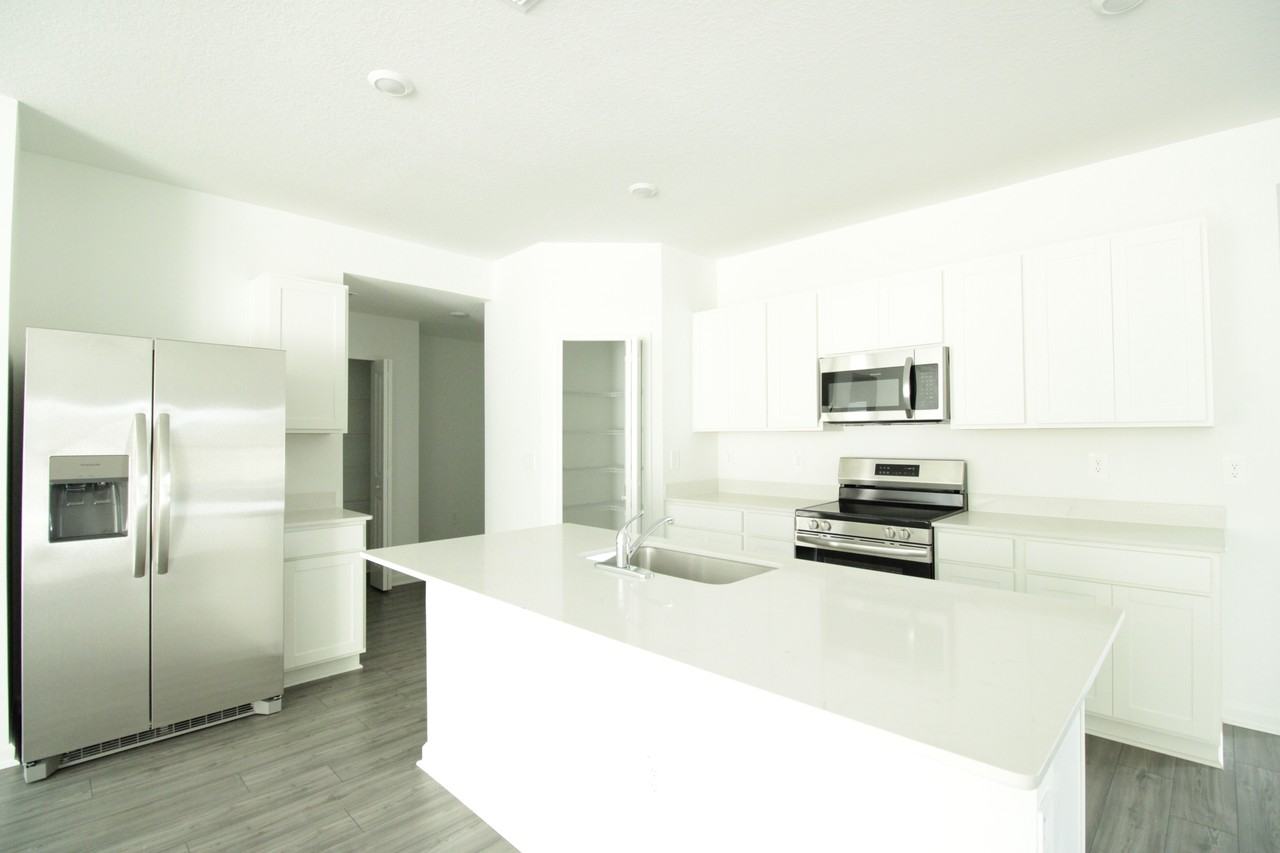 16617 Nw 144th St #1 - Photo 5 of 18