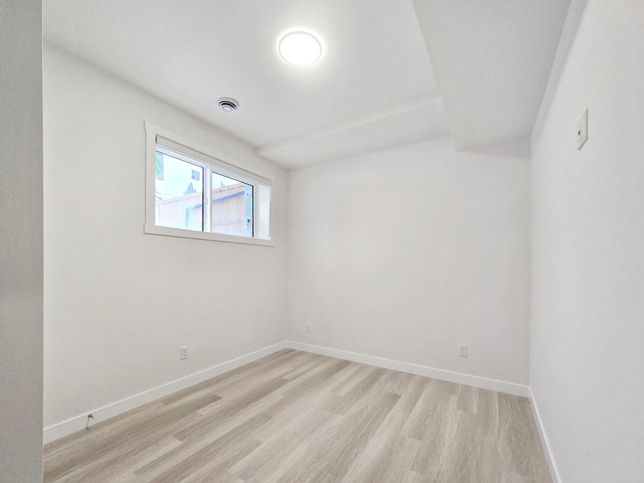 6123 33 Ave Nw #B3 - Photo 3 of 12