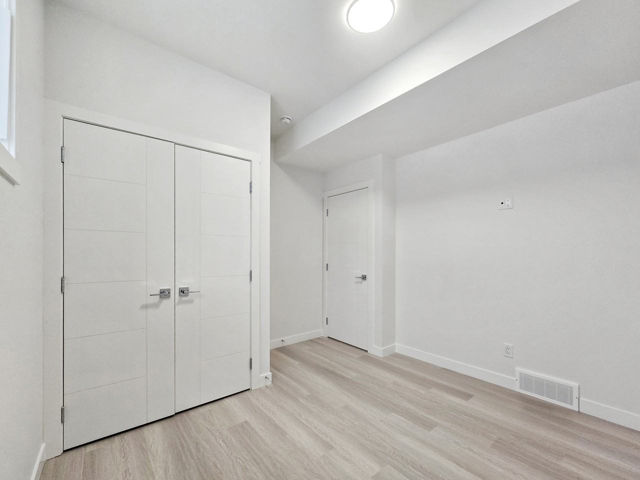 6123 33 Ave Nw #B3 - Photo 6 of 12