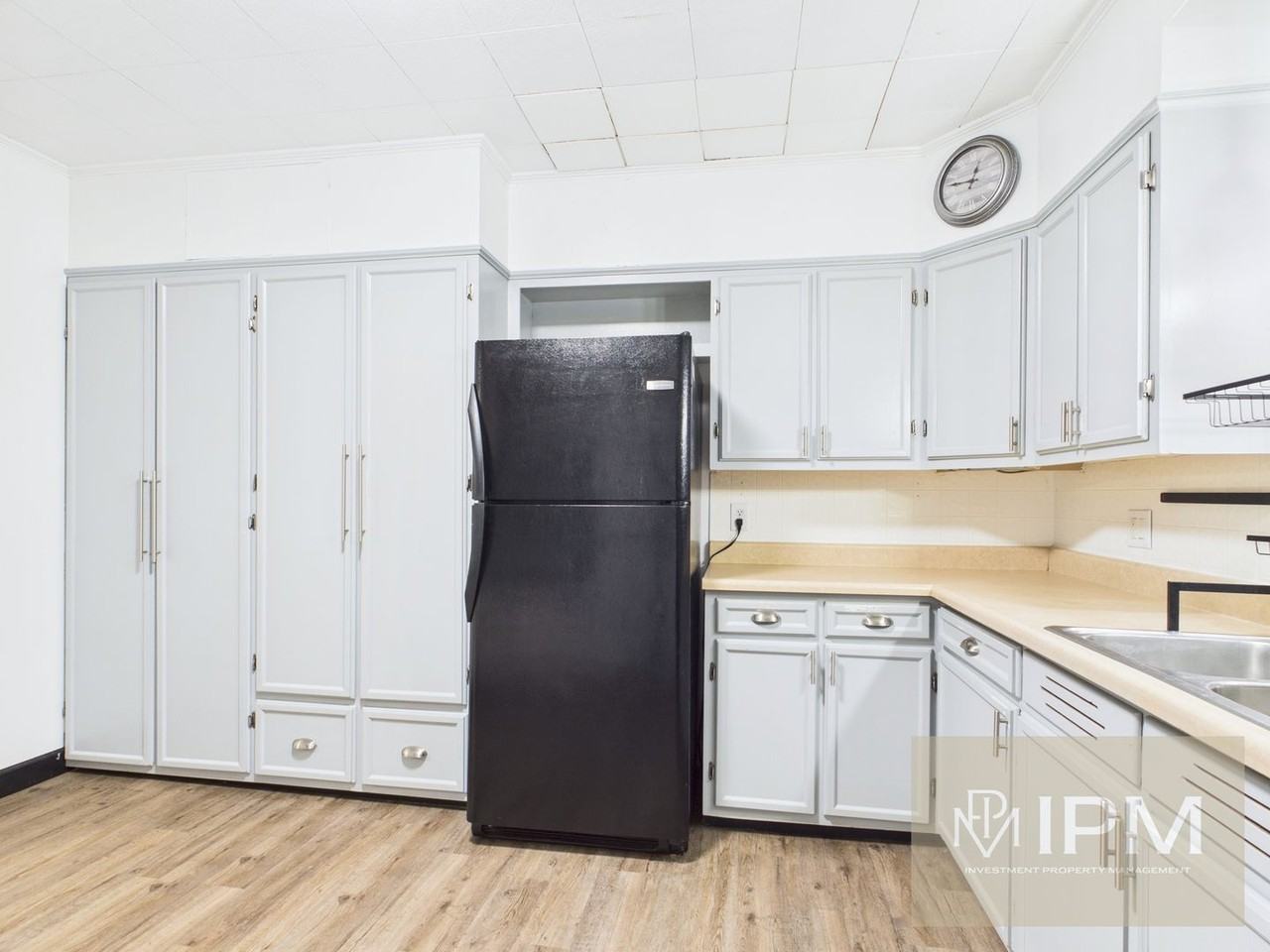 17 S Walnut St - Photo 5 of 28