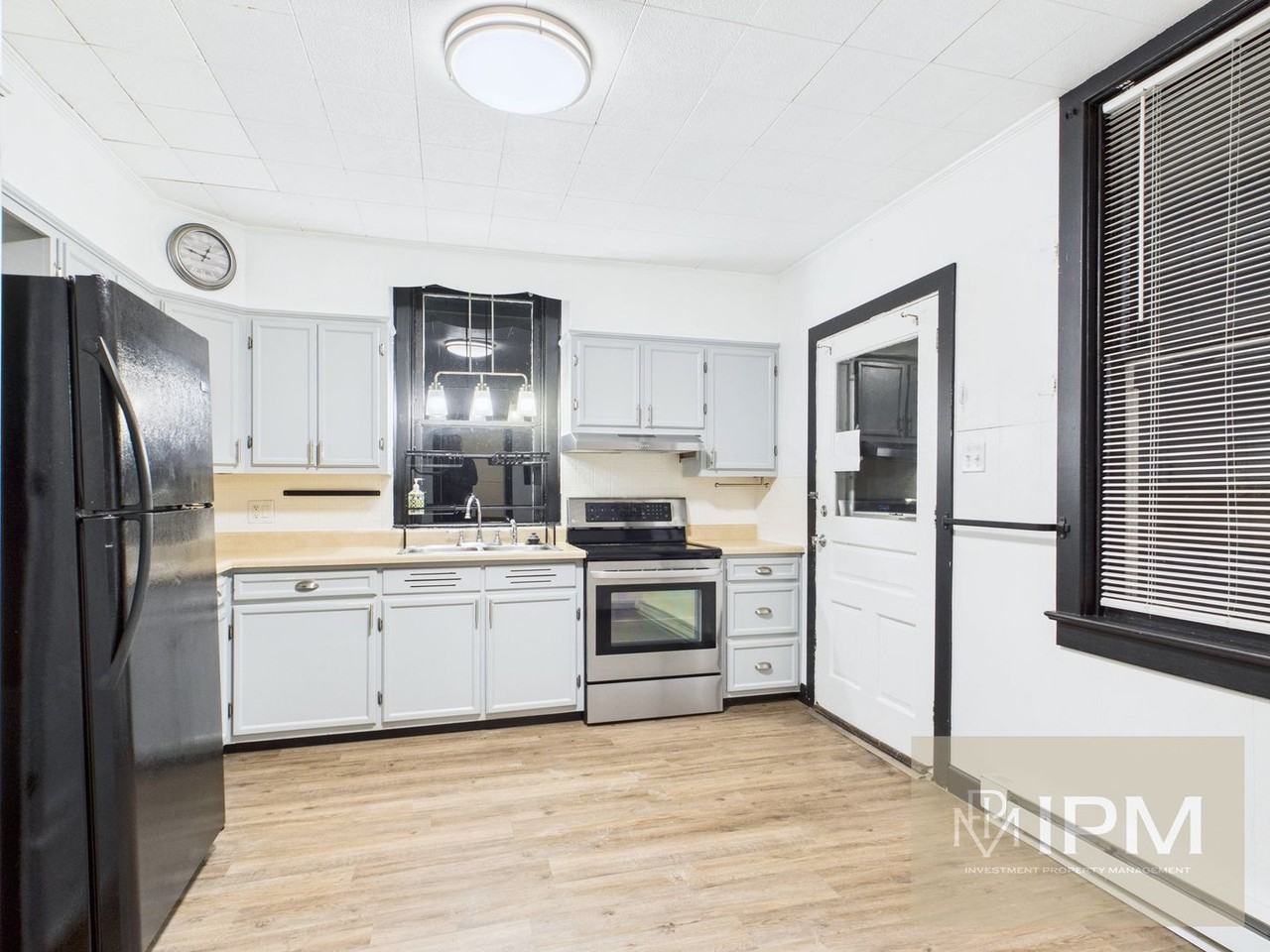 17 S Walnut St - Photo 6 of 28