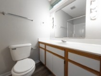 417 Jefferies Ln #4 - Photo 3 of 9