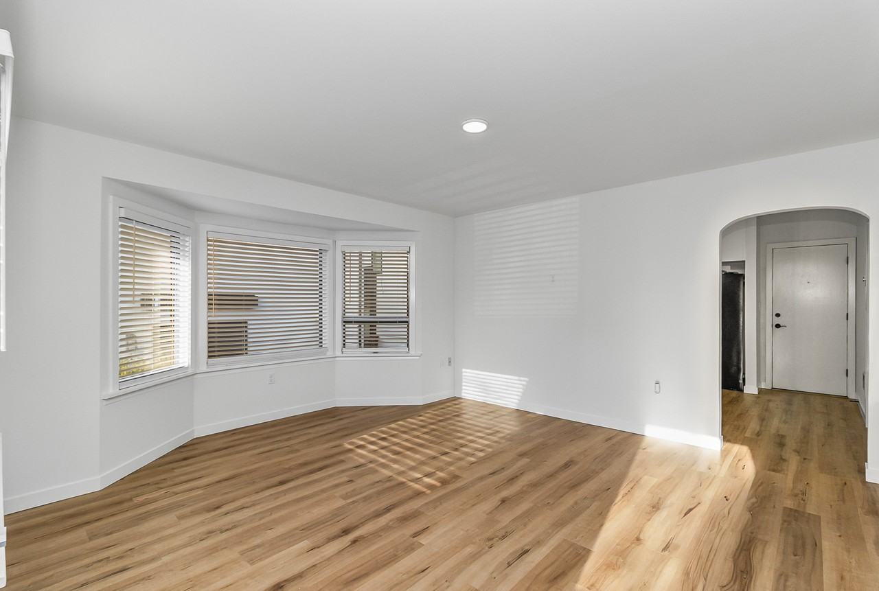 828 S Rose St #MAIN - Photo 3 of 50