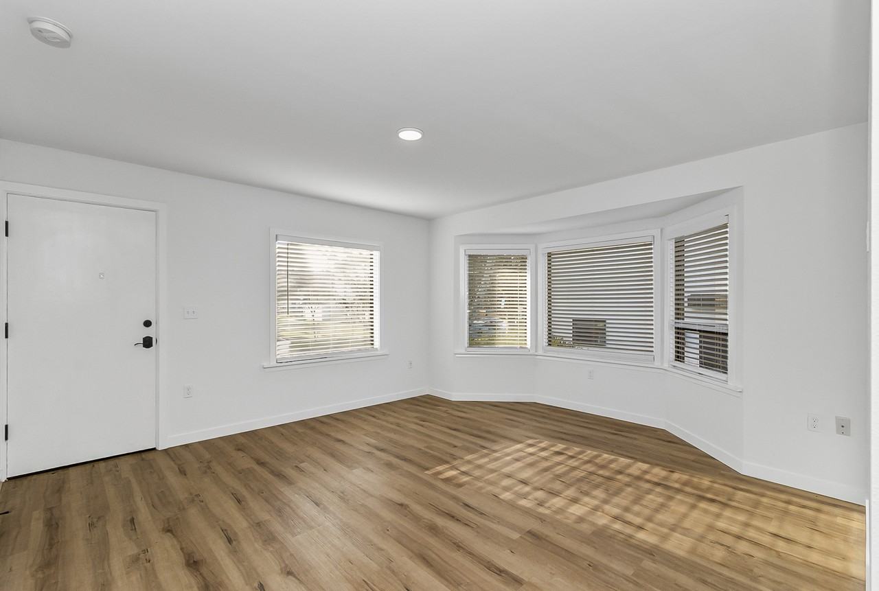 828 S Rose St #MAIN - Photo 5 of 50