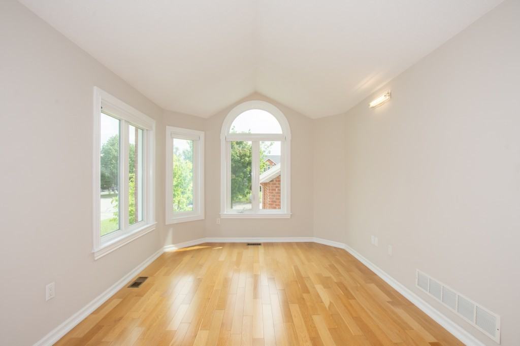 30 Madison Crt E - Photo 5 of 30