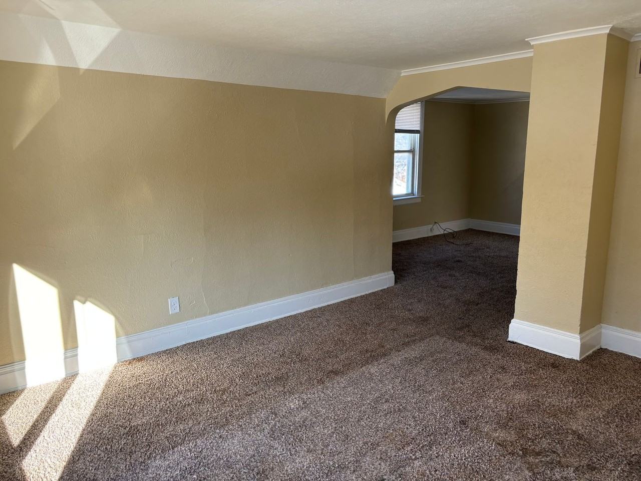 3010 Warsaw St - Photo 2 of 12