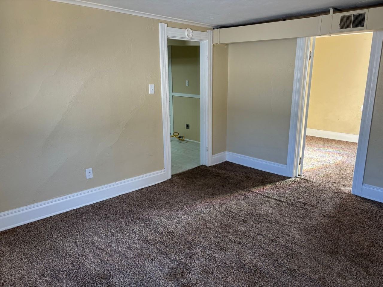 3010 Warsaw St - Photo 6 of 12