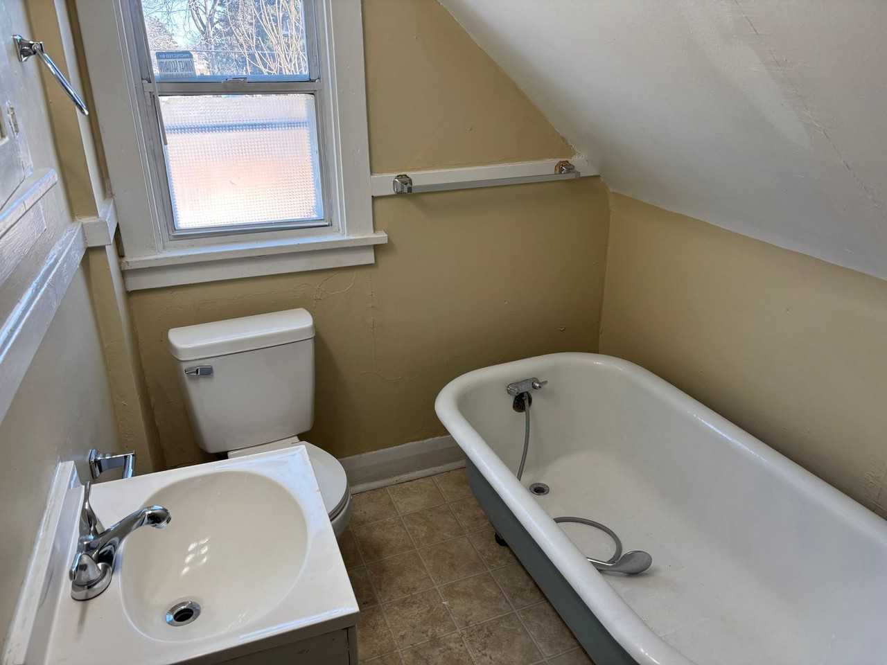 3010 Warsaw St - Photo 7 of 12