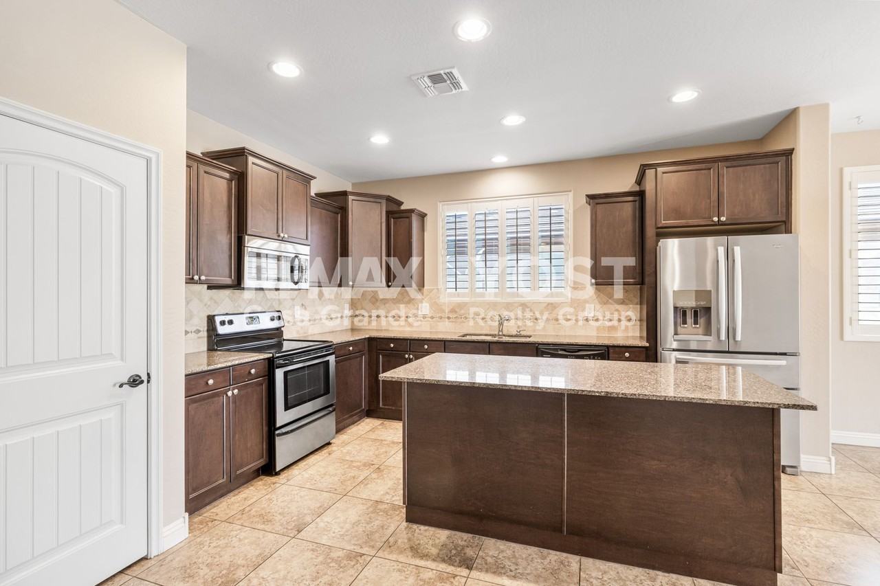 37746 W Vera Cruz Dr - Photo 7 of 20