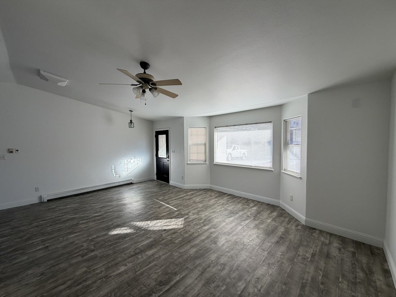 377 S Redlands Rd #1 - Photo 3 of 16