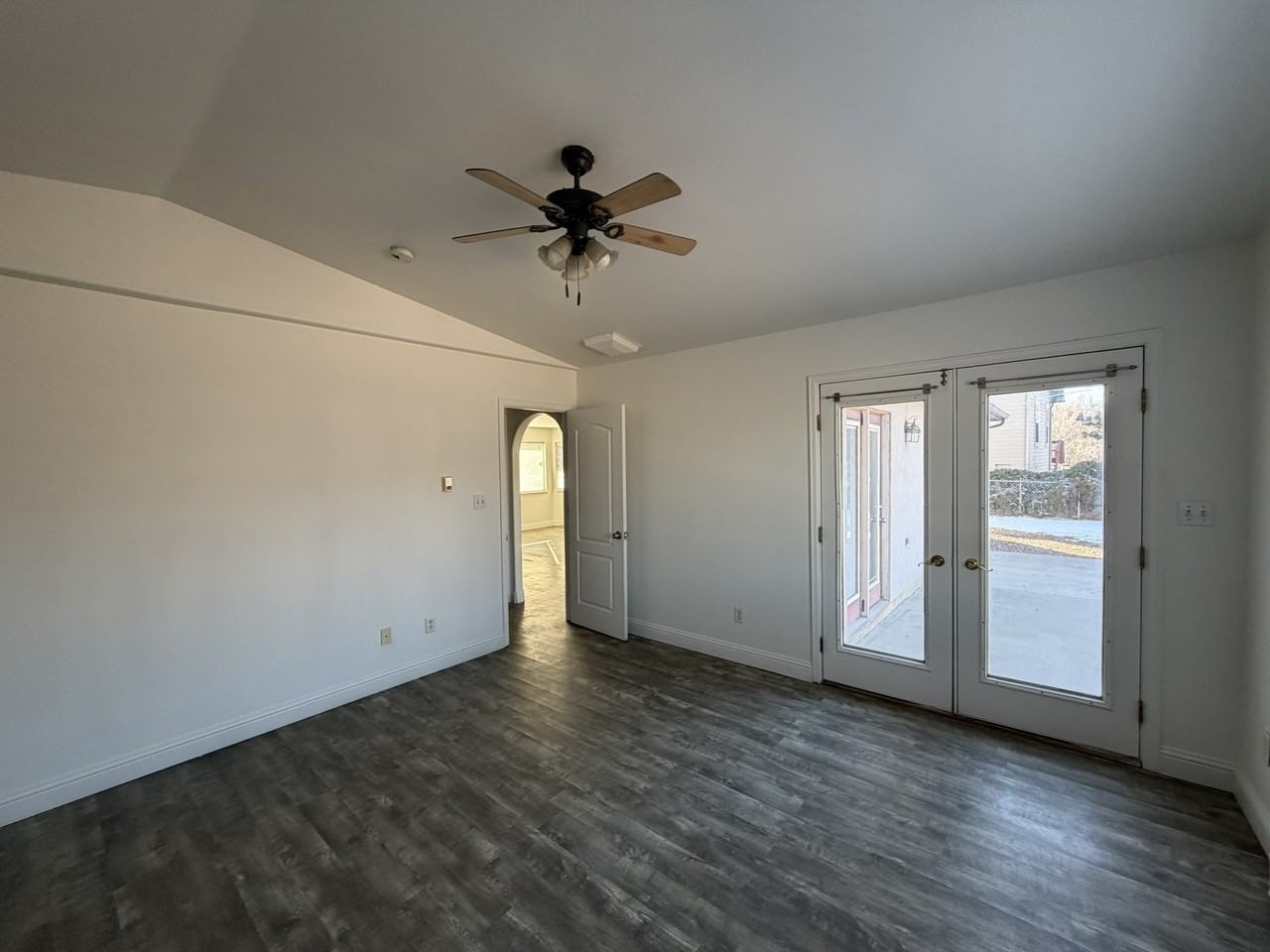 377 S Redlands Rd #1 - Photo 6 of 16