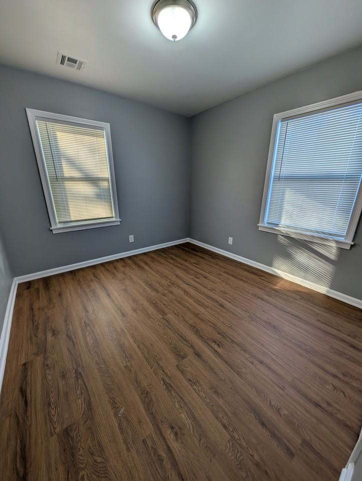 117 Sw Hillside Ave #1 - Photo 3 of 15