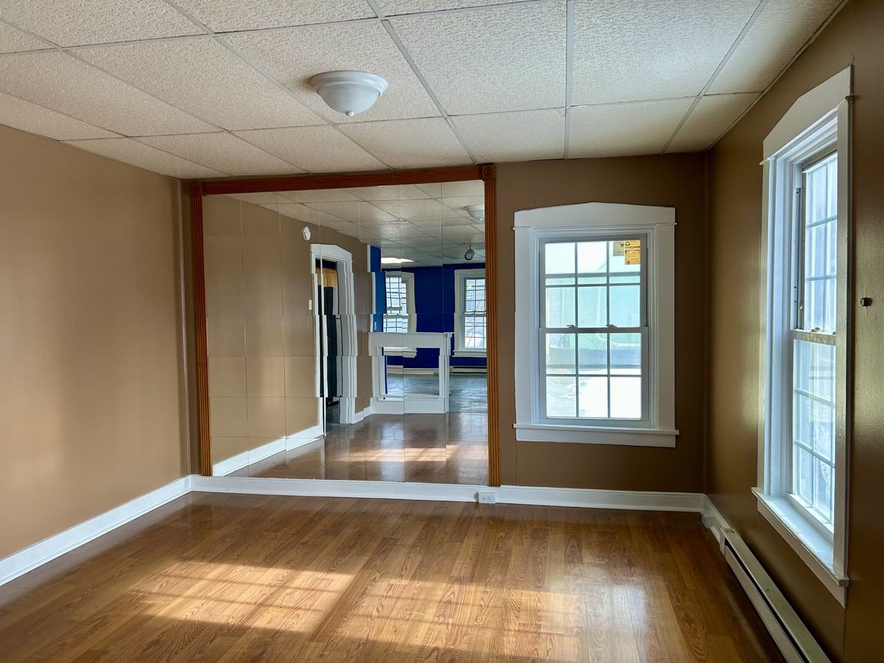 703 N Queen St #2 - Photo 4 of 9