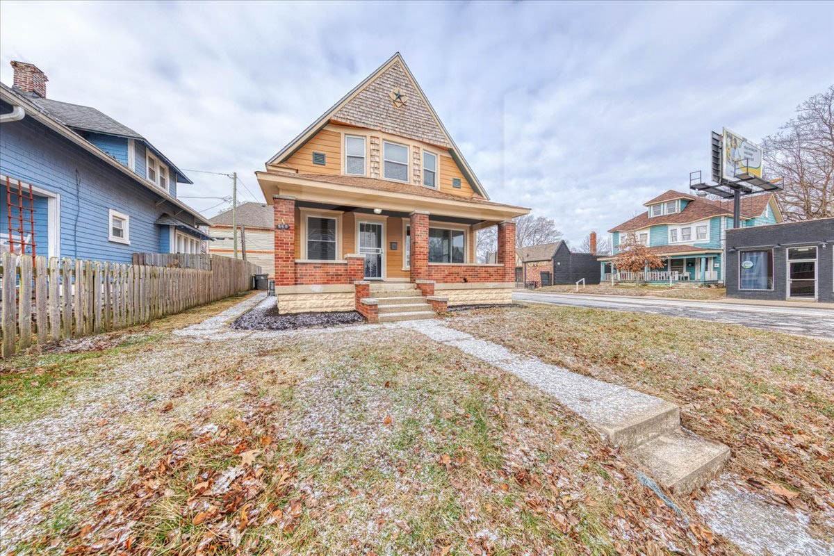 960 Eastern Ave #1 - Photo 3 of 32