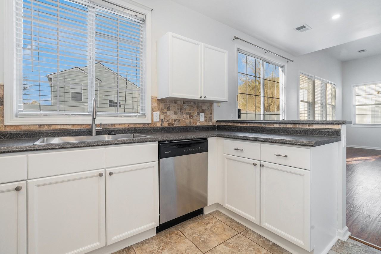 244 Windcroft Cir Nw #1 - Photo 5 of 22