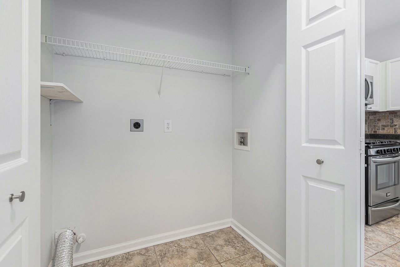 244 Windcroft Cir Nw #1 - Photo 6 of 22