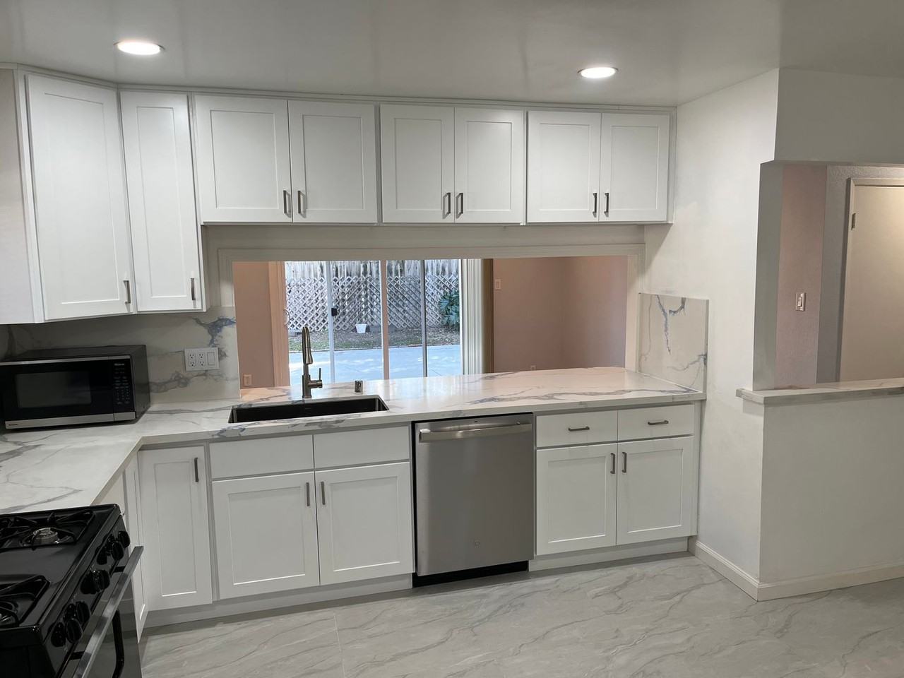 546 Ella Dr - Photo 3 of 24