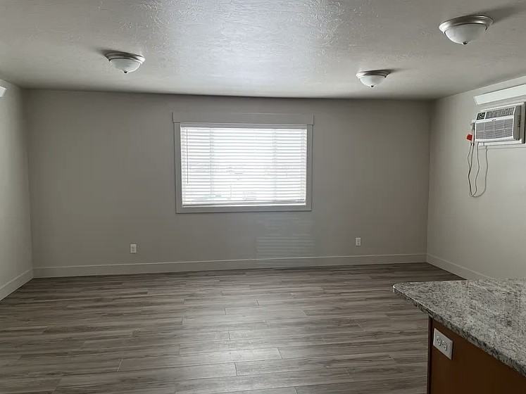 646 Caribou St #4 - Photo 4 of 7