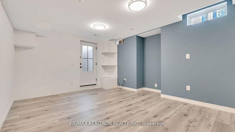 4 Oceanpearl Crescent - Photo 7 of 15