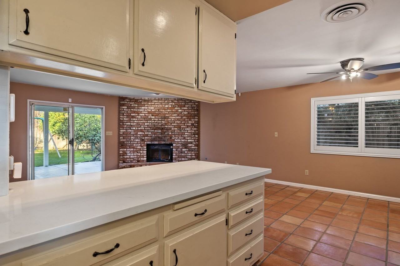 6412 Manchester Ln - Photo 5 of 28