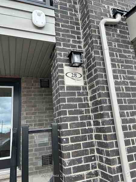 28 Esquire Way - Photo 2 of 15