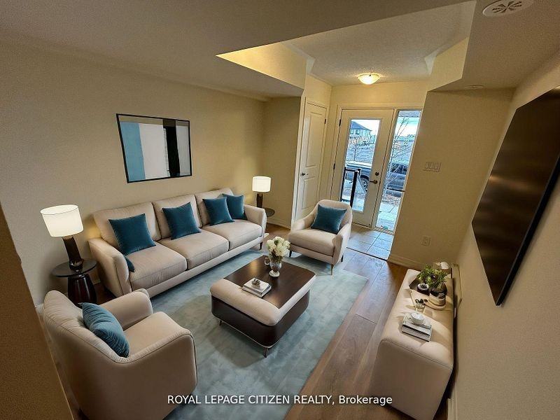 28 Esquire Way - Photo 3 of 15