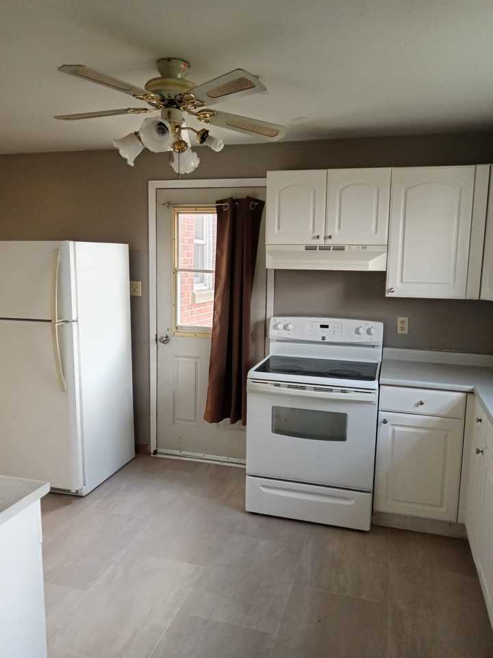 1020 Rue Centrale Street - 2 #2 - Photo 2 of 10