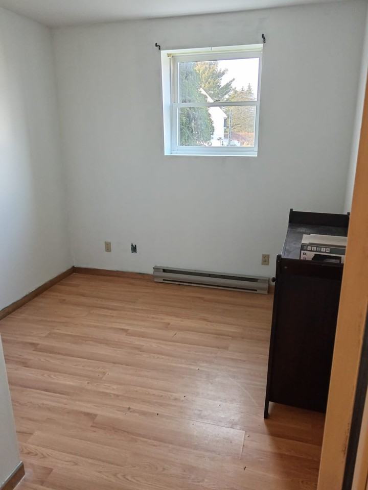 1020 Rue Centrale Street - 2 #2 - Photo 5 of 10