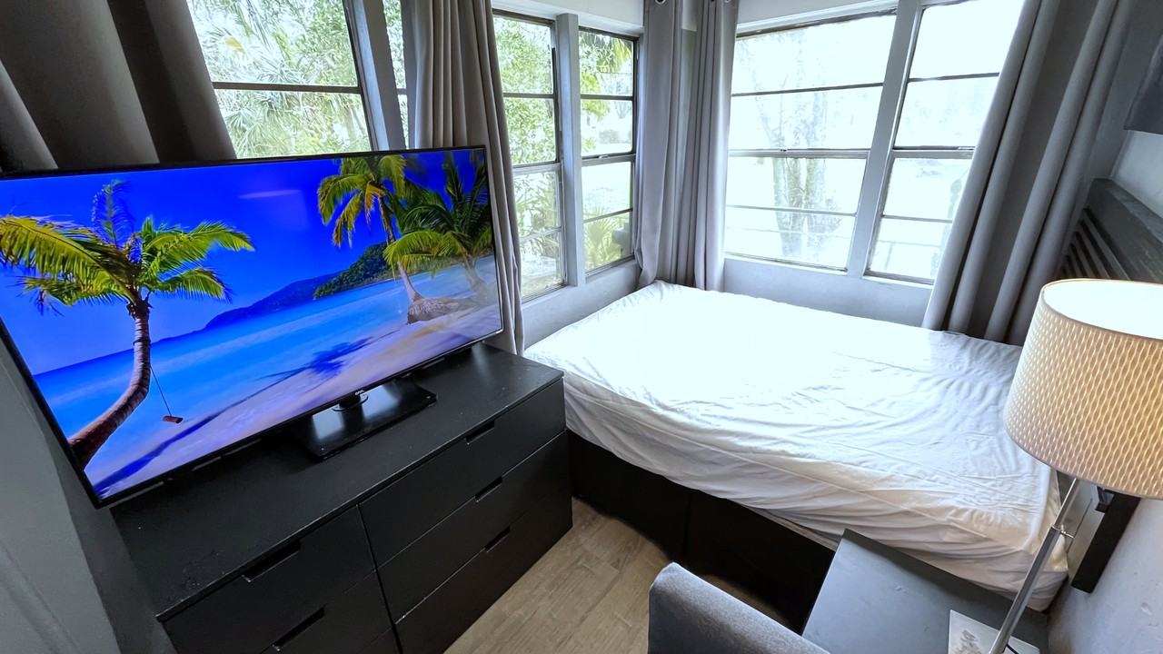 304 N Keech St #1 - Photo 3 of 24