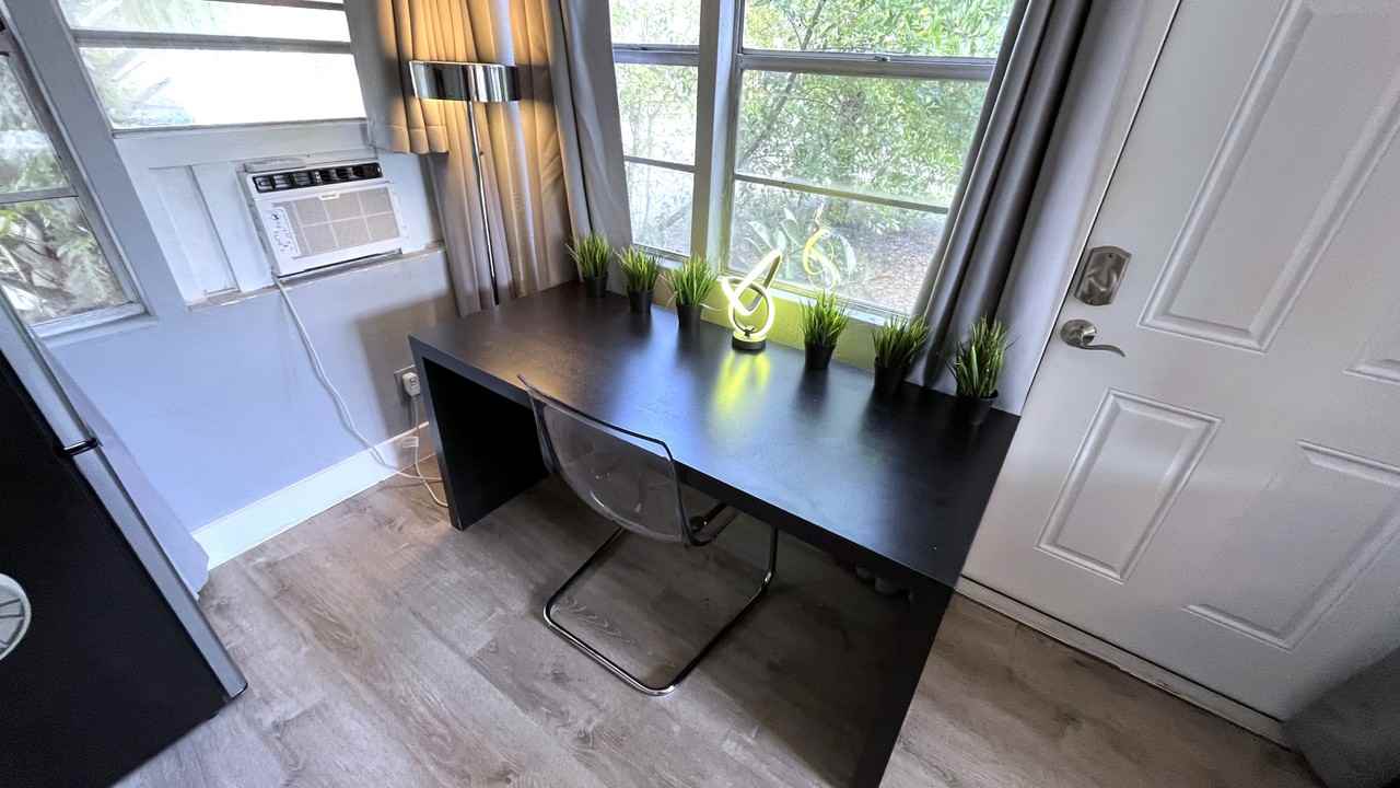 304 N Keech St #1 - Photo 6 of 24