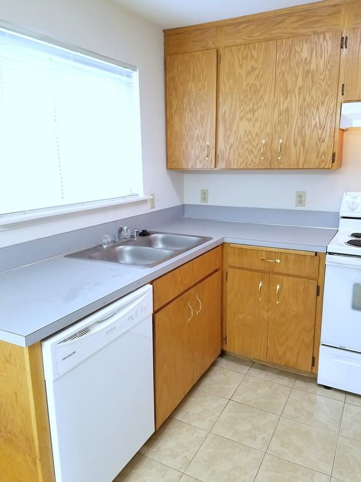 BDM Auburn - Photo 3 of 12