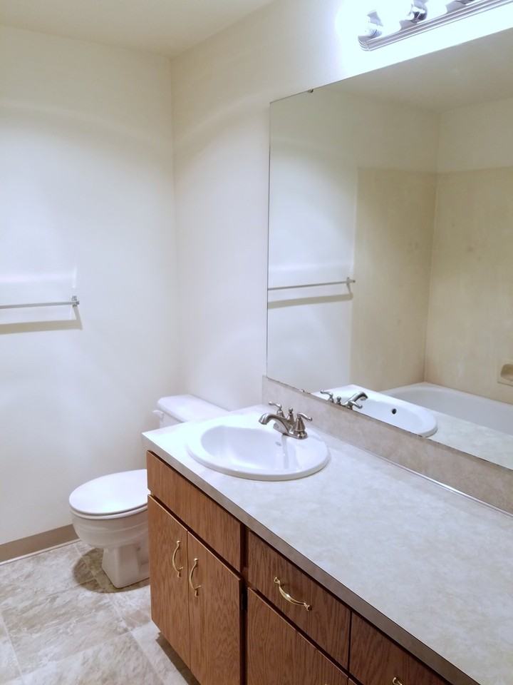 BDM Auburn - Photo 7 of 12