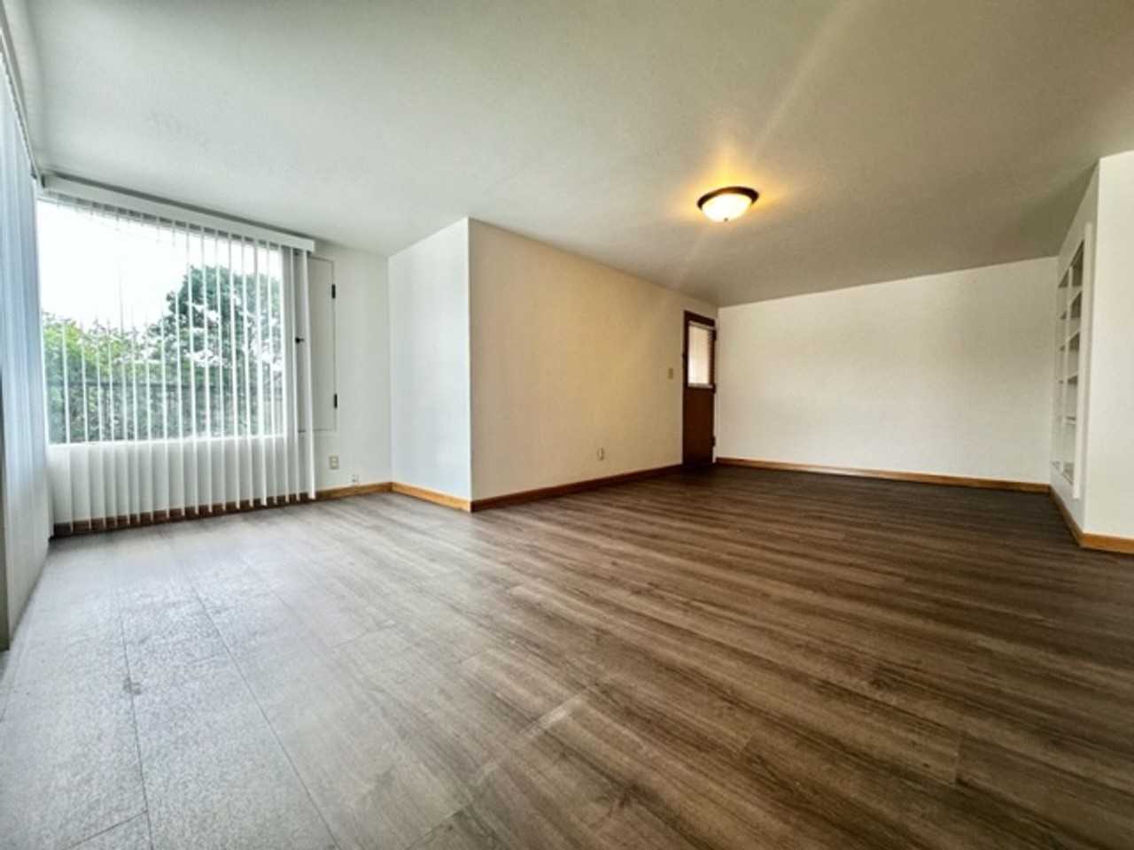 503 S Main St - Photo 3 of 25