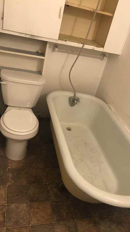 405 NE Oak Street - Photo 4 of 50