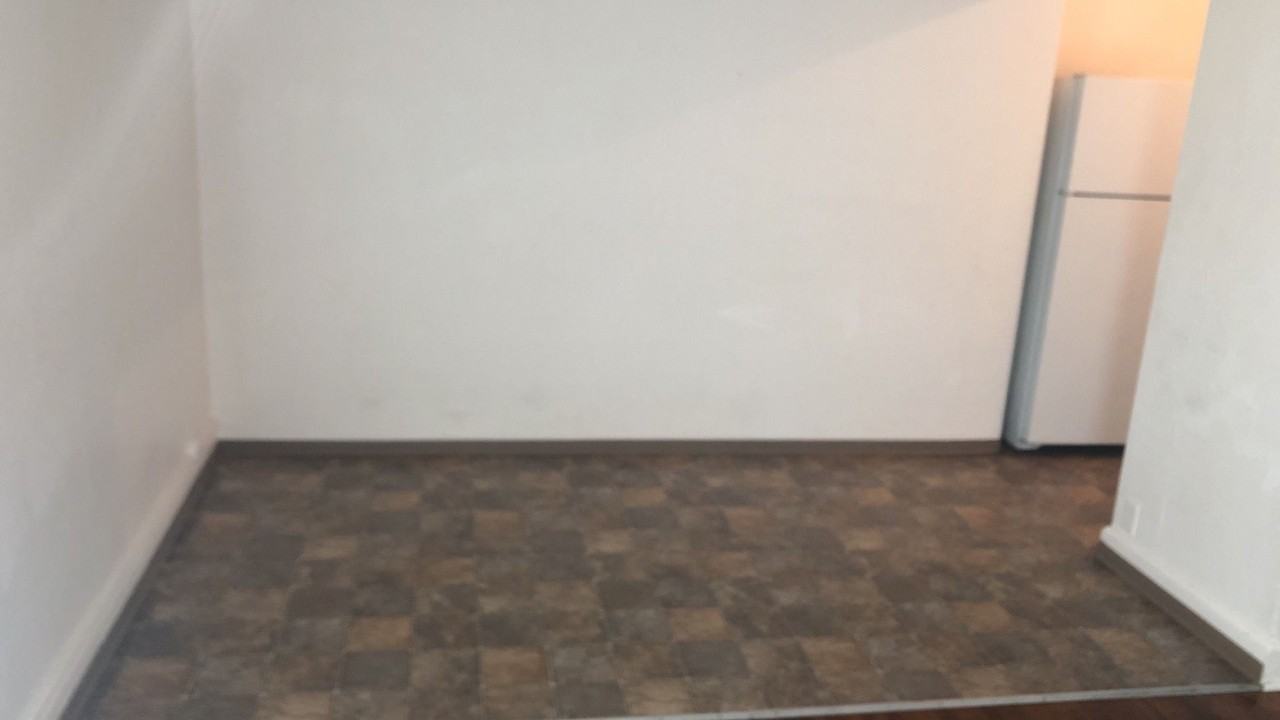 405 NE Oak Street - Photo 5 of 50