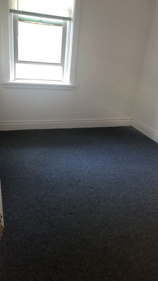 405 NE Oak Street - Photo 7 of 50