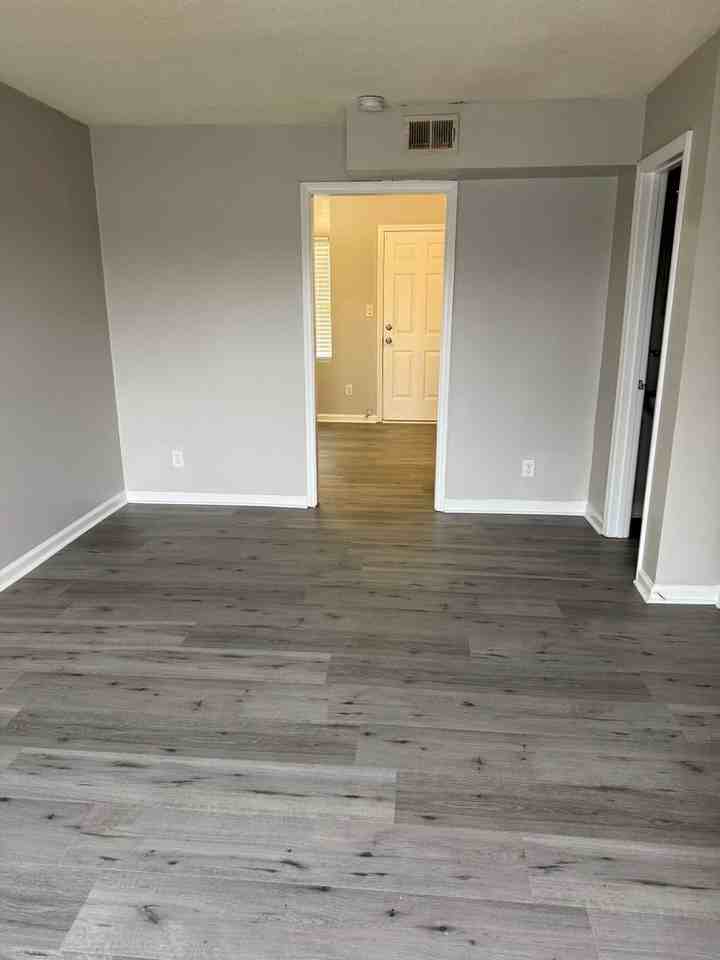 1324 Thomasboro Dr #3 - Photo 5 of 7