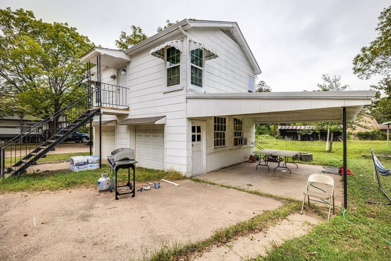 4313 Jerry Ln - Photo 3 of 27