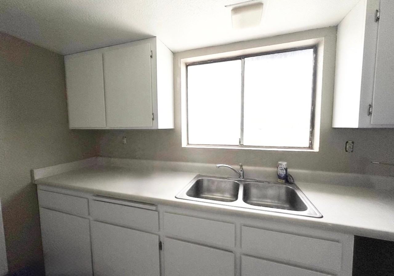 1165 Jasper Ave - Photo 7 of 12