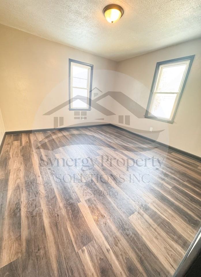 1123 Walker Lake Rd - Photo 3 of 11